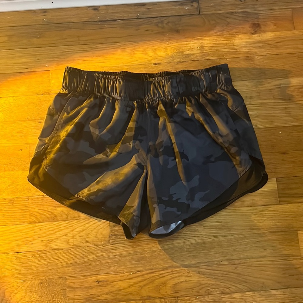 black/grey camo alhletic shorts